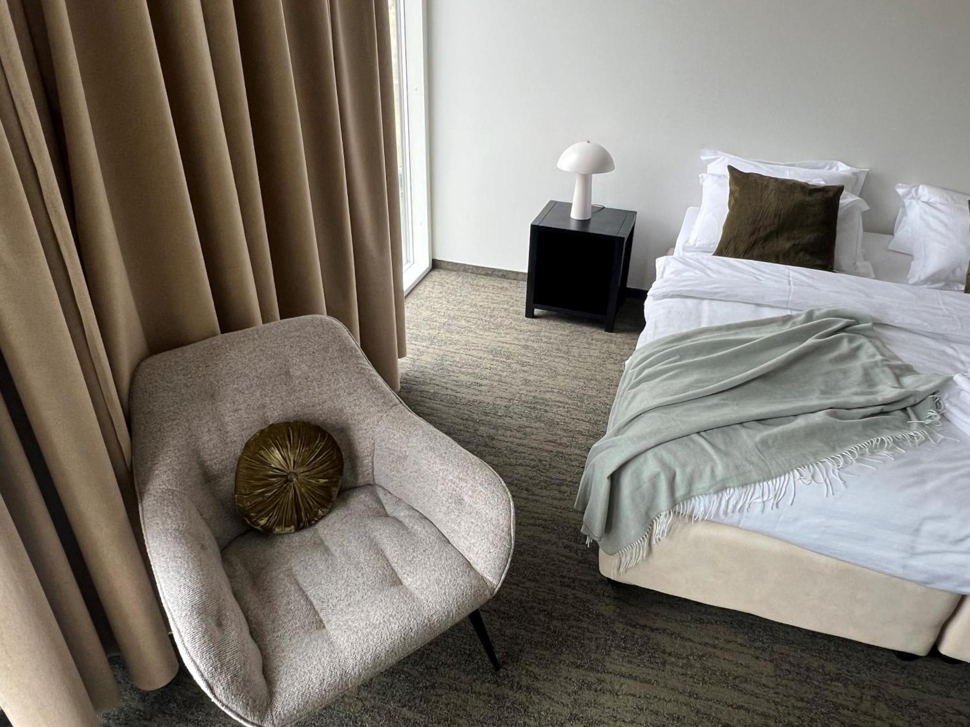 Hotel Bifroest Екстериор снимка