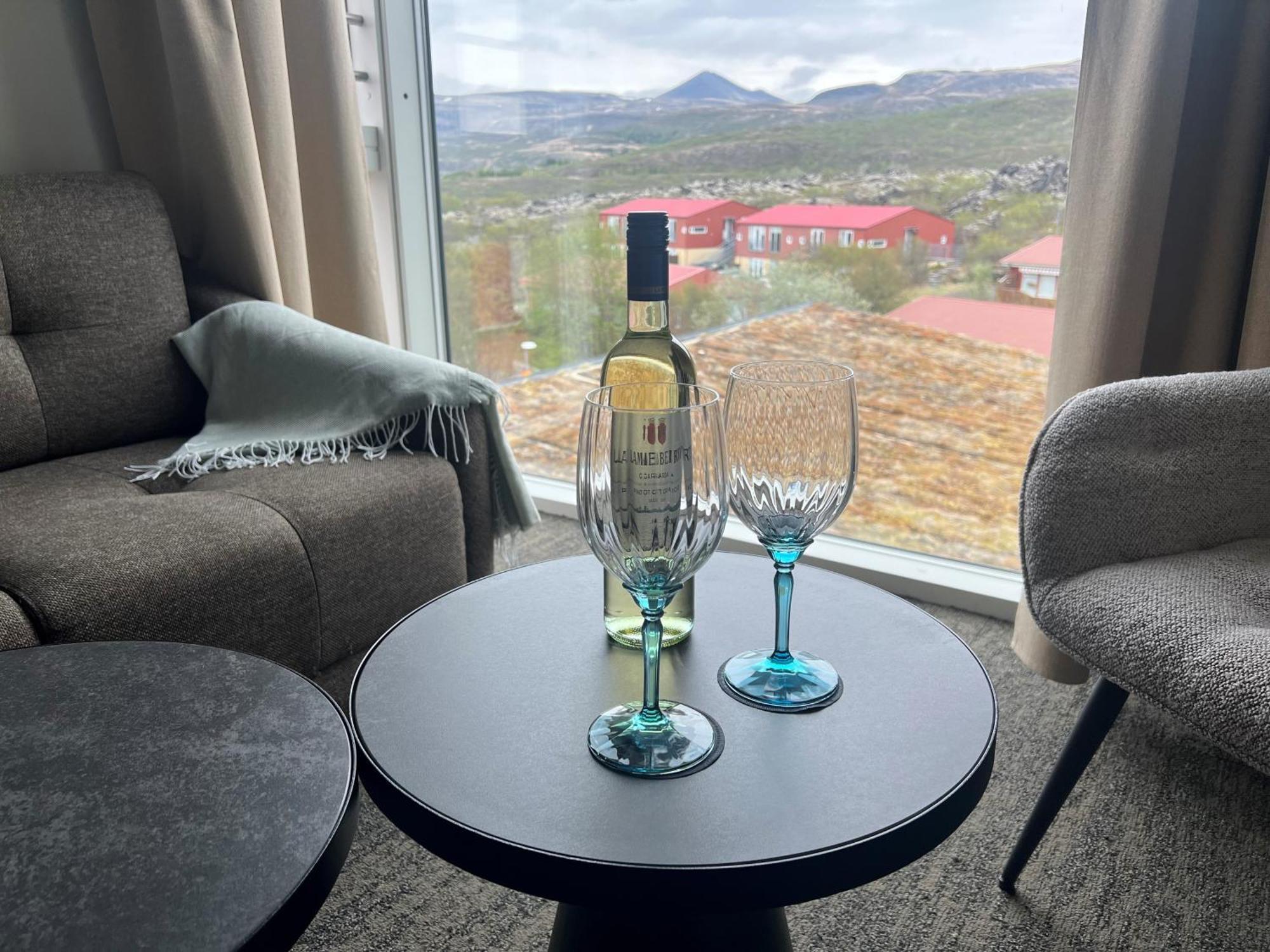 Hotel Bifroest Екстериор снимка