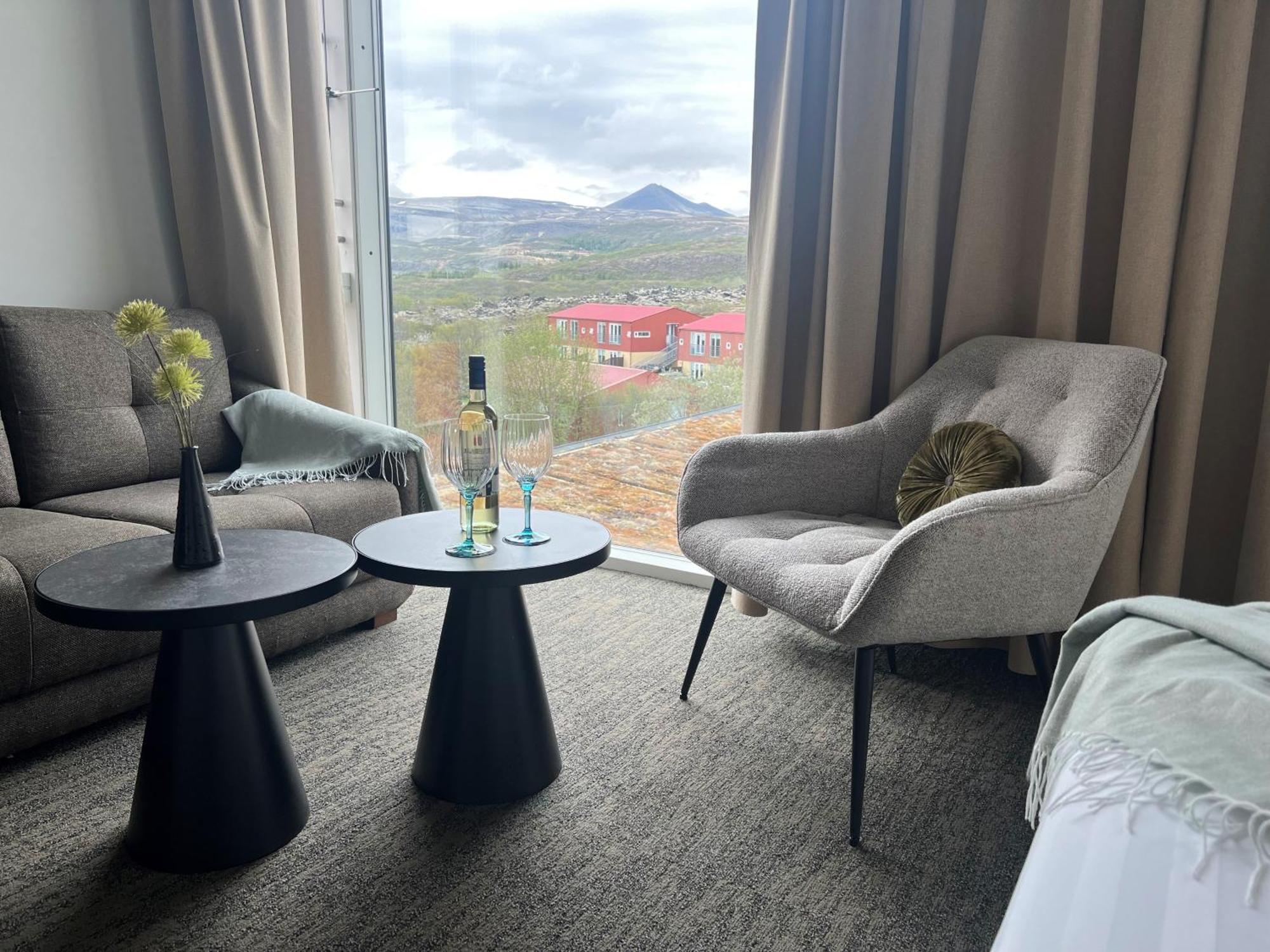 Hotel Bifroest Екстериор снимка