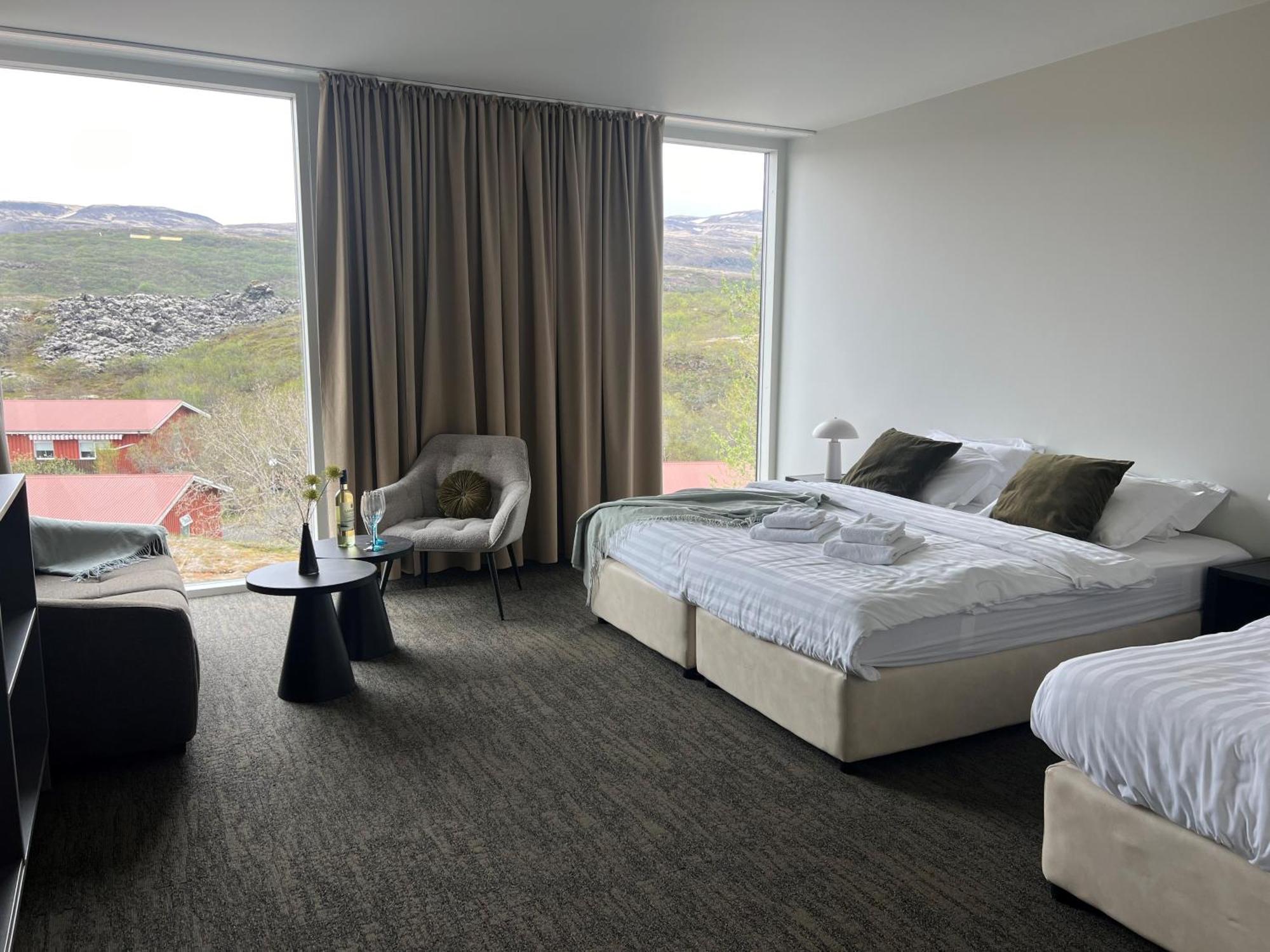 Hotel Bifroest Екстериор снимка