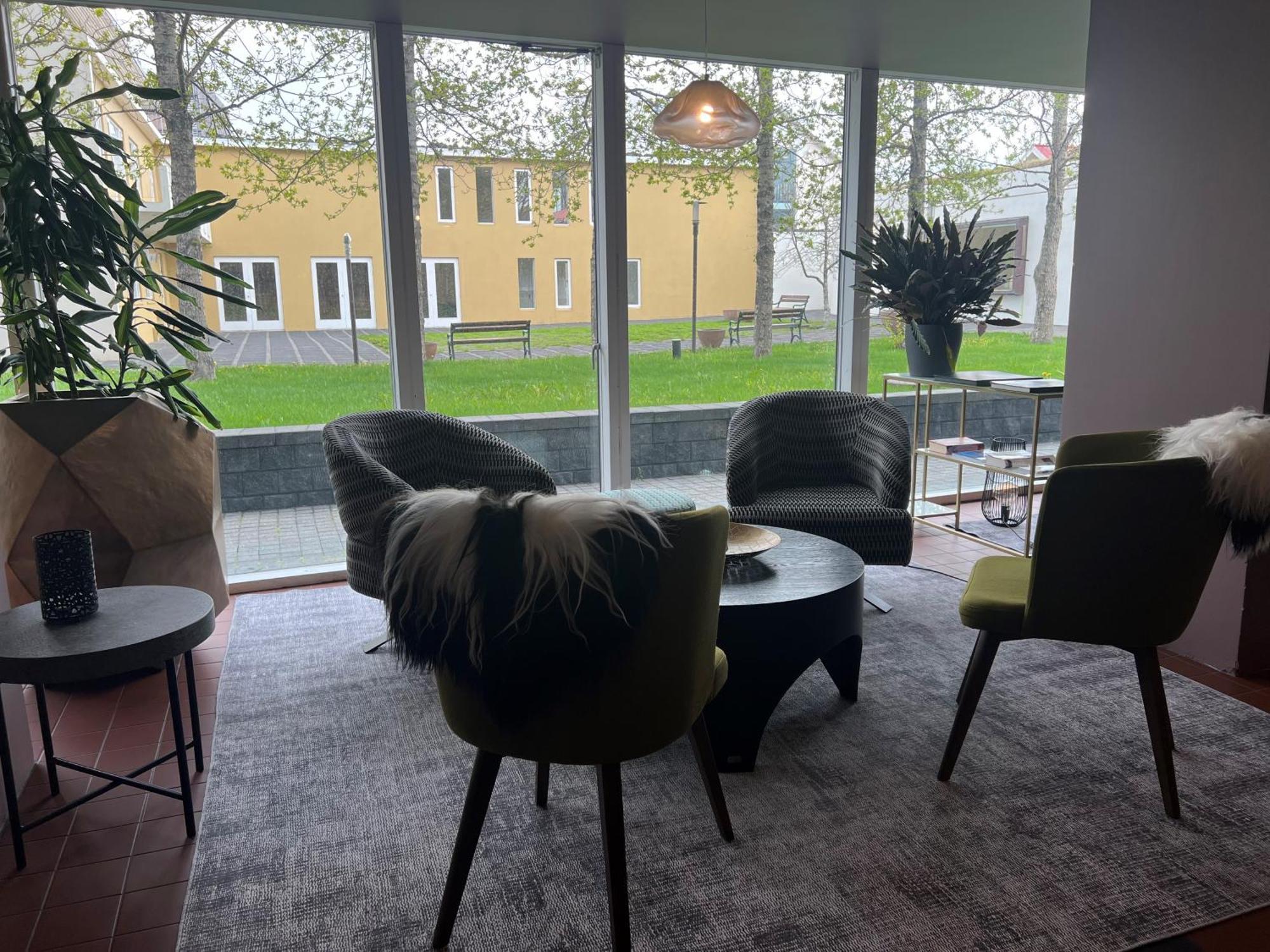 Hotel Bifroest Екстериор снимка